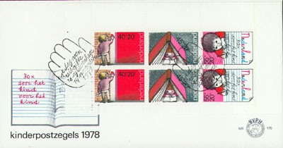 1978 Kind met blok - Click Image to Close